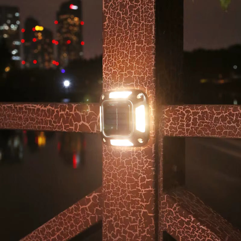 Lot de 4 Spots Solaires LED Extérieurs 8LED – Étanches IP65, Sans Fil, Idéals Allées, Escaliers & Terrasses (Cygnus) - LUMICONCEPT