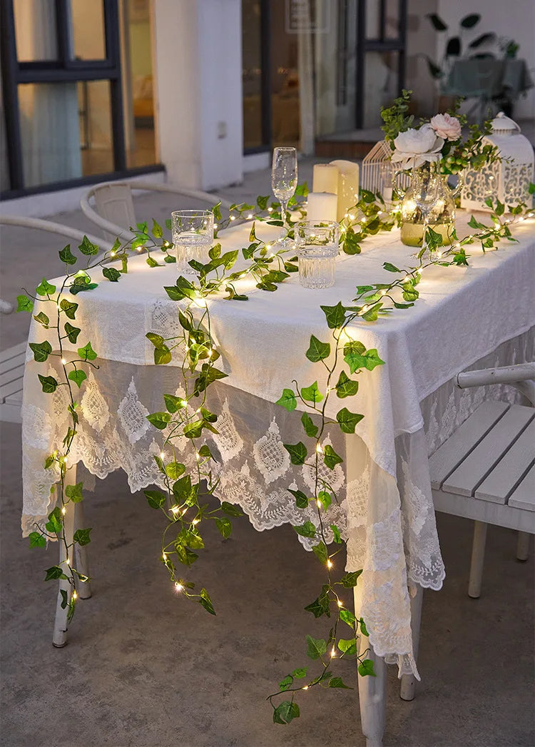 Guirlande Solaire LED Lierre – Étanche, Vigne Artificielle Feuilles d’Érable, Décoration Clôture et Jardin (Draco) LUMICONCEPT