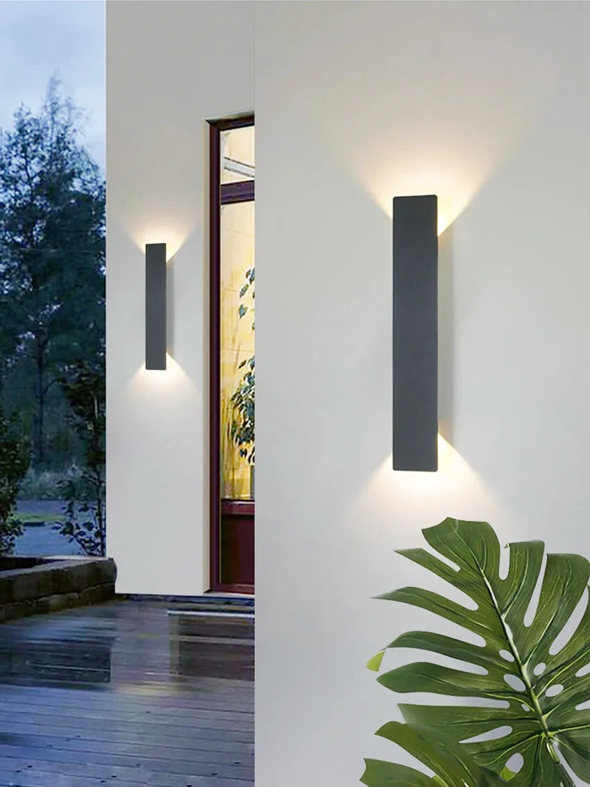 Applique Murale LED Extérieure – Étanche IP65, Bande LED Aluminium, Porche, Cour et Jardin (Auriga) LUMICONCEPT