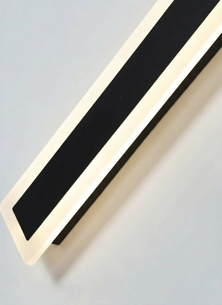 Applique Murale LED Extérieure – Étanche IP65, Longue Lampe pour Couloir, Escalier, Balcon, Entrée et Jardin (Cassiopeia) LUMICONCEPT