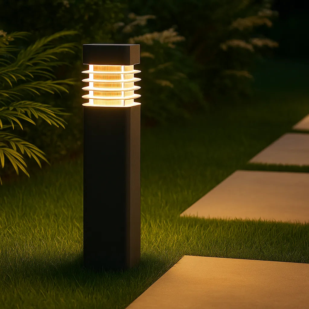 Borne Solaire LED Extérieure - Étanche IP65 - Jardin, Allée (Vega) LUMICONCEPT