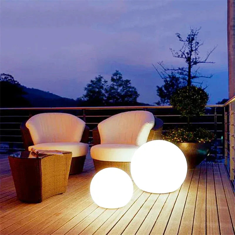 Lampe Boule LED Solaire avec Télécommande – Étanche IP55, 16 Couleurs & 4 Modes, Déco Jardin, Piscine & Mariage (Andromeda) LUMICONCEPT