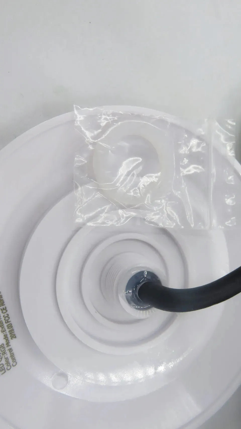 Lampe de piscine LED RGB 12W étanche IP68 avec Bluetooth et télécommande - LUMICONCEPT