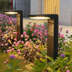 Lampe Solaire LED Extérieure – Étanche IP64, Luminosité Élevée, Tête Orientable, Détection de Lumière, Jardin (Cassiopeia) LUMICONCEPT