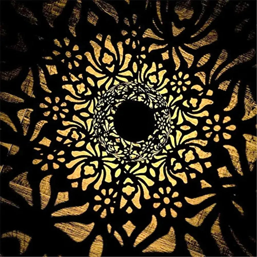 Lampe Solaire LED Suspendue – Étanche IP44, Design Fer Forgé Ajouré, Projection Lumineuse Jardin (Lyra) LUMICONCEPT