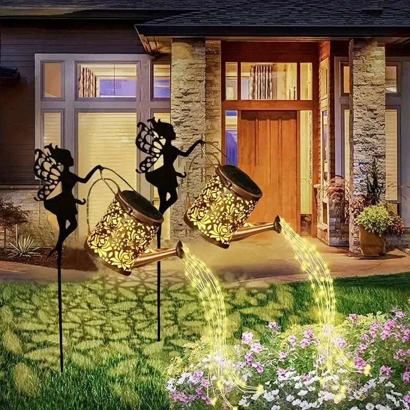 Lampe Solaire LED Suspendue – Étanche IP65, Arrosoir Métal Effet Guirlande Lumineuse, Décoration Jardin (Andromeda) LUMICONCEPT