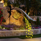 Lampe Solaire LED Suspendue – Étanche IP65, Arrosoir Métal Effet Guirlande Lumineuse, Décoration Jardin (Andromeda) LUMICONCEPT